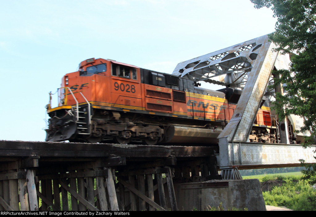 BNSF 9028